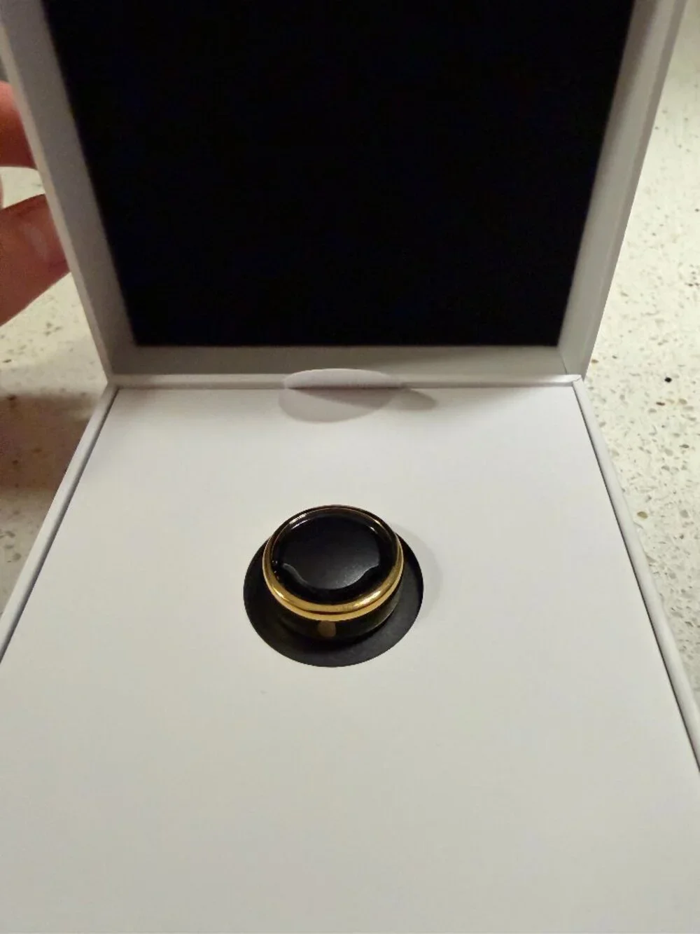 Oura Ring Gen3 Horizon Gold Size 7 New Unused with Charger